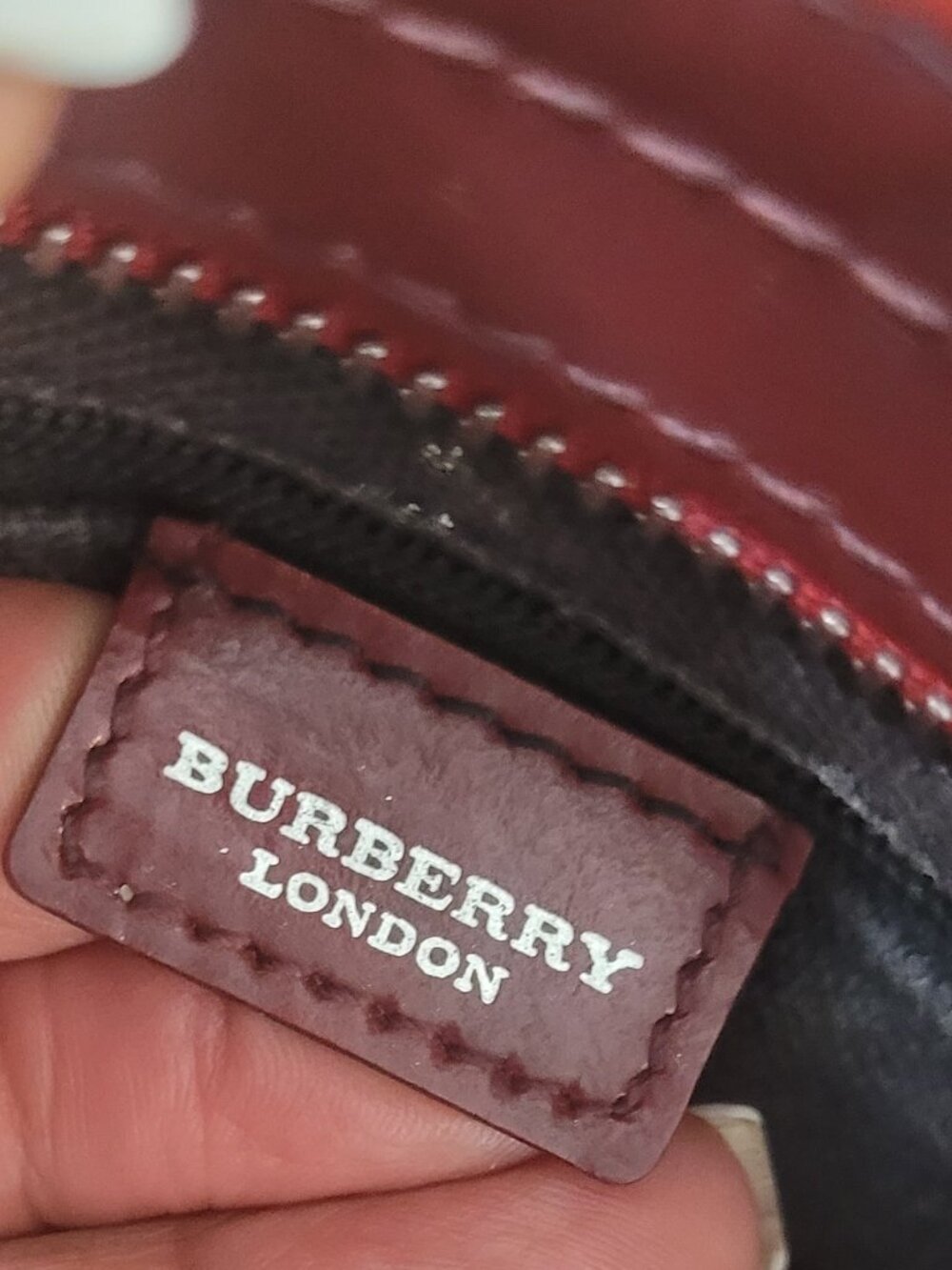 Burberry** Nova Check**Tote**with Red Leather Straps**No Cracking In The Canvas - Picture 3 of 17